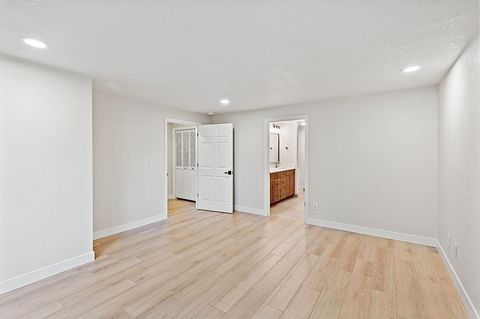 Tiny photo for 3228 Auburn Way, Medford, OR 97504 (MLS # 220212047)