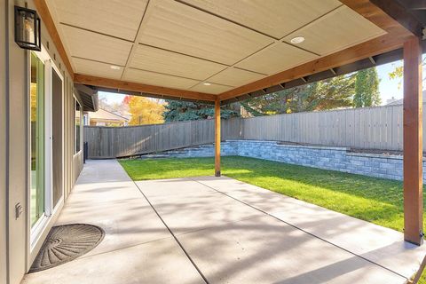 Tiny photo for 3228 Auburn Way, Medford, OR 97504 (MLS # 220212047)