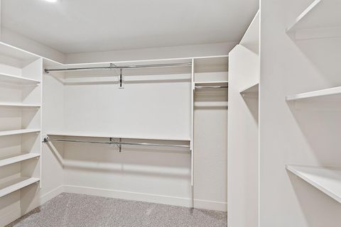 Tiny photo for 3228 Auburn Way, Medford, OR 97504 (MLS # 220212047)