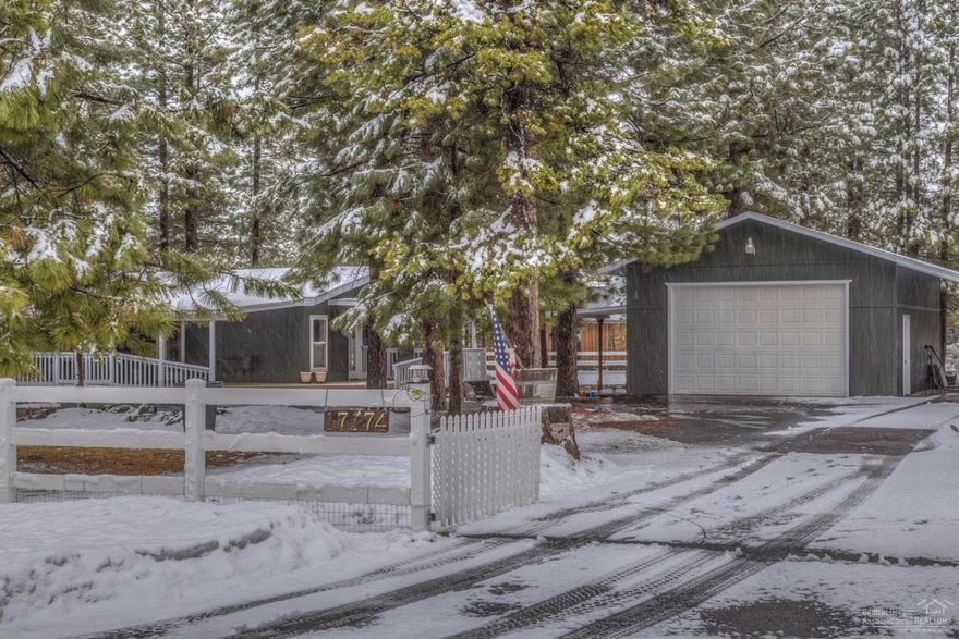 Can you imagine life in this move in ready home near the river? This 1296 sq ft home is incredibly well maintained, offering cork flooring, spacious kitchen, large rooms and master separation. Abundant natural light & the perfect blend of trees & clearings make for comfort & serenity. Situated on a level, fully fenced 1/2 acre, you will love the 1080 sq ft Shop with office & crafts rooms, the whole house propane generator & the central AC, all close to the river and community boat ramp. Wow!