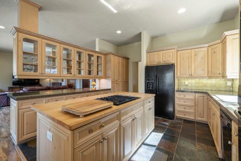 Tiny photo for 4934 Horned Lark Drive, Klamath Falls, OR 97601 (MLS # 220217813)