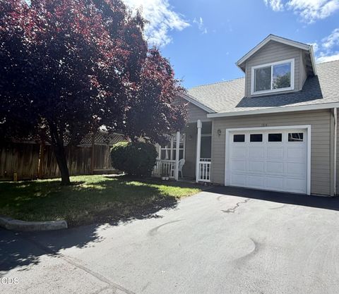 Photo of 1914 Pebble Way, Medford, OR 97504 (MLS # 220222667)