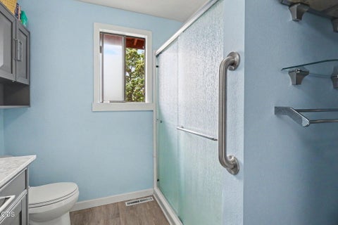 Tiny photo for 962 NE 11th Street, Grants Pass, OR 97526 (MLS # 220222594)