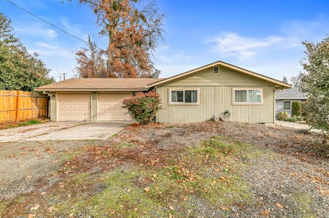 Photo of 317 Highland Drive, Medford, OR 97504 (MLS # 220212491)