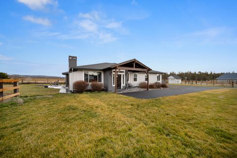 Tiny photo for 8933 NW Elizabeth Way, Prineville, OR 97754 (MLS # 220215726)