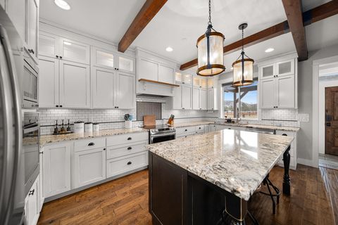 Tiny photo for 8933 NW Elizabeth Way, Prineville, OR 97754 (MLS # 220215726)