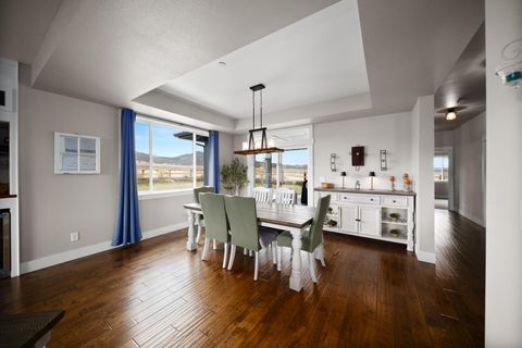 Tiny photo for 8933 NW Elizabeth Way, Prineville, OR 97754 (MLS # 220215726)