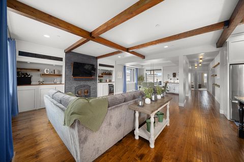 Tiny photo for 8933 NW Elizabeth Way, Prineville, OR 97754 (MLS # 220215726)