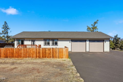 Photo of 8560 NW 6th Street, Terrebonne, OR 97760 (MLS # 220229676)