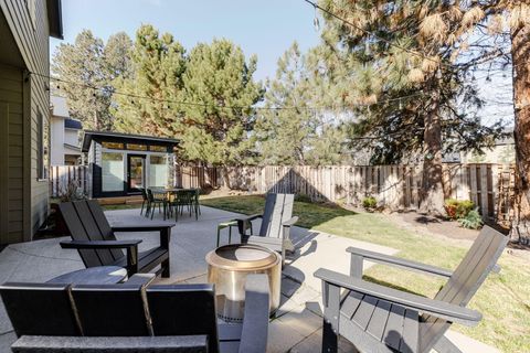 Tiny photo for 61059 Snowberry Place, Bend, OR 97702 (MLS # 220216936)