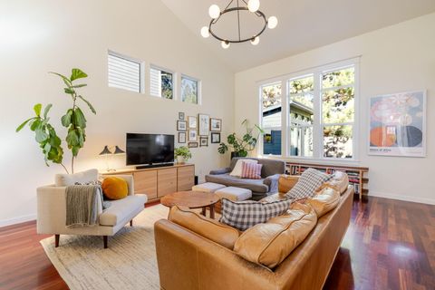 Tiny photo for 61059 Snowberry Place, Bend, OR 97702 (MLS # 220216936)