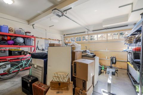 Tiny photo for 61059 Snowberry Place, Bend, OR 97702 (MLS # 220216936)