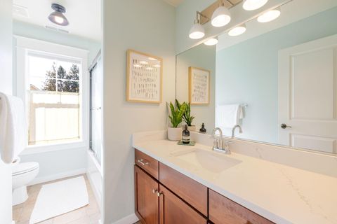 Tiny photo for 61059 Snowberry Place, Bend, OR 97702 (MLS # 220216936)