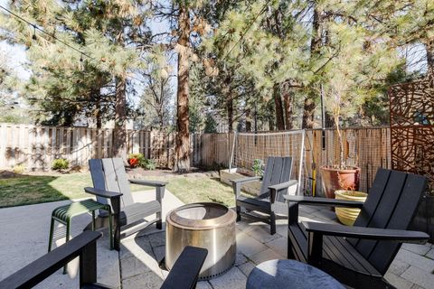 Tiny photo for 61059 Snowberry Place, Bend, OR 97702 (MLS # 220216936)