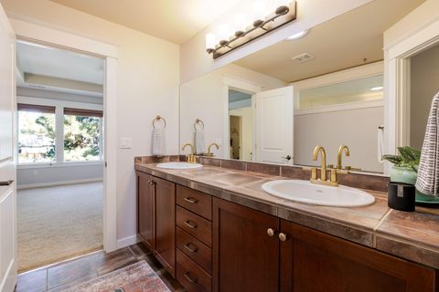 Tiny photo for 61059 Snowberry Place, Bend, OR 97702 (MLS # 220216936)