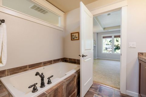 Tiny photo for 61059 Snowberry Place, Bend, OR 97702 (MLS # 220216936)