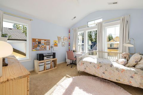 Tiny photo for 61059 Snowberry Place, Bend, OR 97702 (MLS # 220216936)