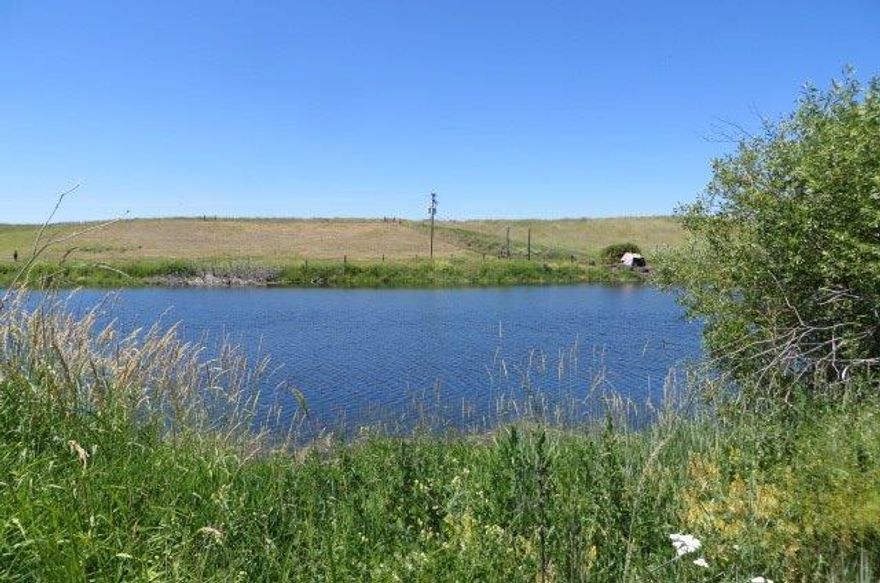 .76 of an acre fronting on the Williamson River which is a blue ribbon trout stream. Canoing and Kayaking and all other water fun. Build our dream home here and relax to the soothing sounds of water.