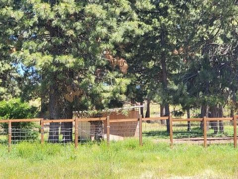 Tiny photo for 41837 Highway 62, Chiloquin, OR 97624 (MLS # 220212559)