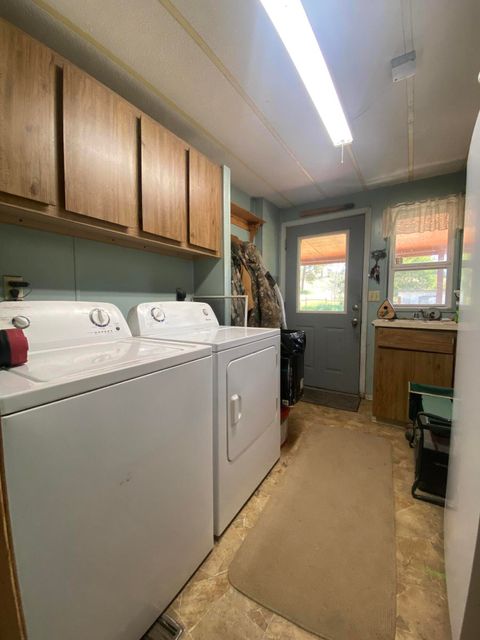 Tiny photo for 41837 Highway 62, Chiloquin, OR 97624 (MLS # 220212559)