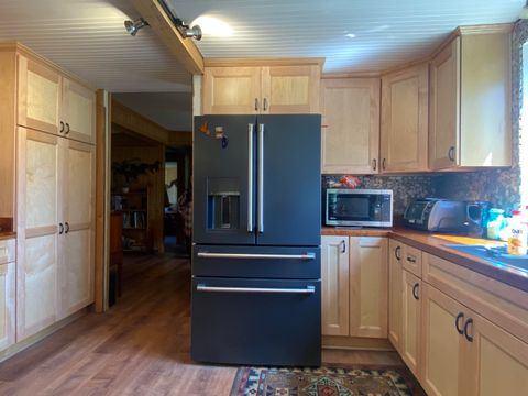 Tiny photo for 41837 Highway 62, Chiloquin, OR 97624 (MLS # 220212559)