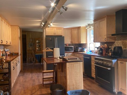 Tiny photo for 41837 Highway 62, Chiloquin, OR 97624 (MLS # 220212559)