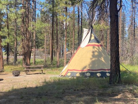 Tiny photo for 41837 Highway 62, Chiloquin, OR 97624 (MLS # 220212559)