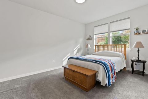 Tiny photo for 4530 SW Yew Avenue, Redmond, OR 97756 (MLS # 220213315)