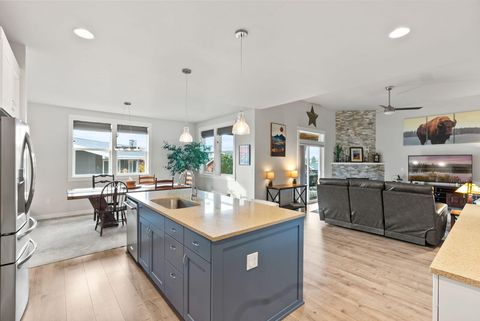 Tiny photo for 4530 SW Yew Avenue, Redmond, OR 97756 (MLS # 220213315)