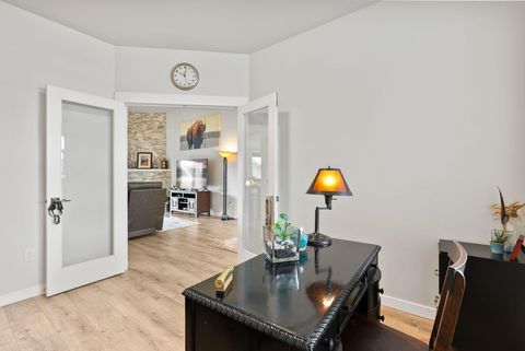 Tiny photo for 4530 SW Yew Avenue, Redmond, OR 97756 (MLS # 220213315)