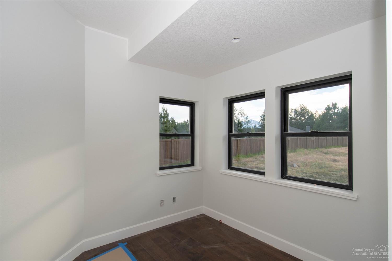 SaddleStone - Residential