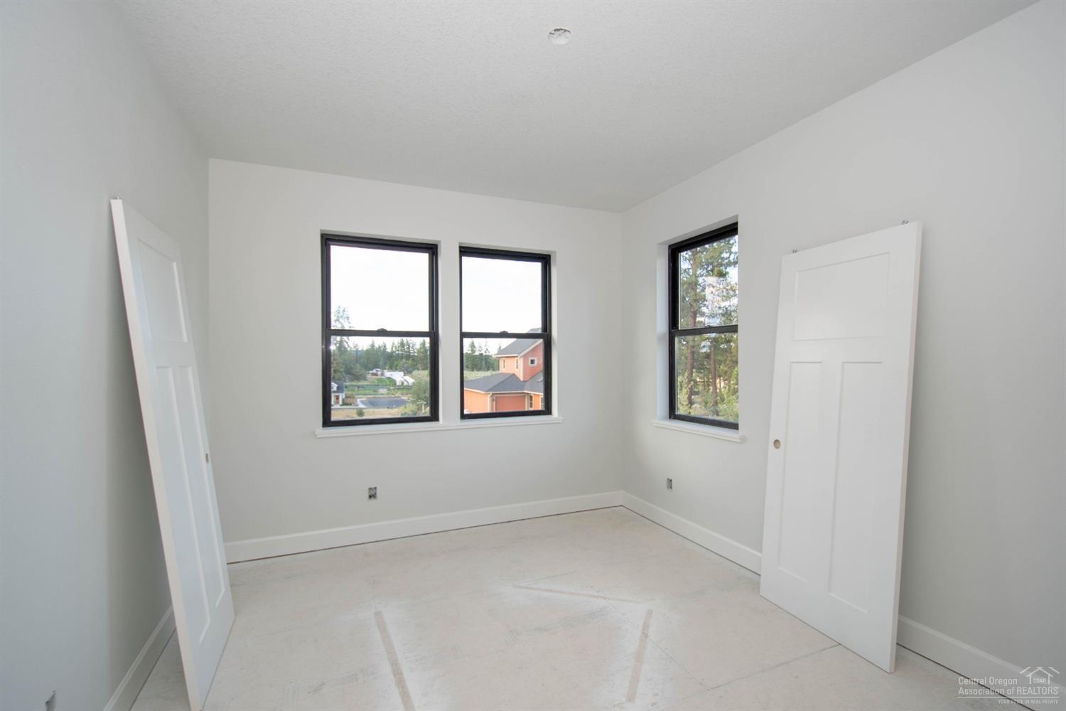 SaddleStone - Residential
