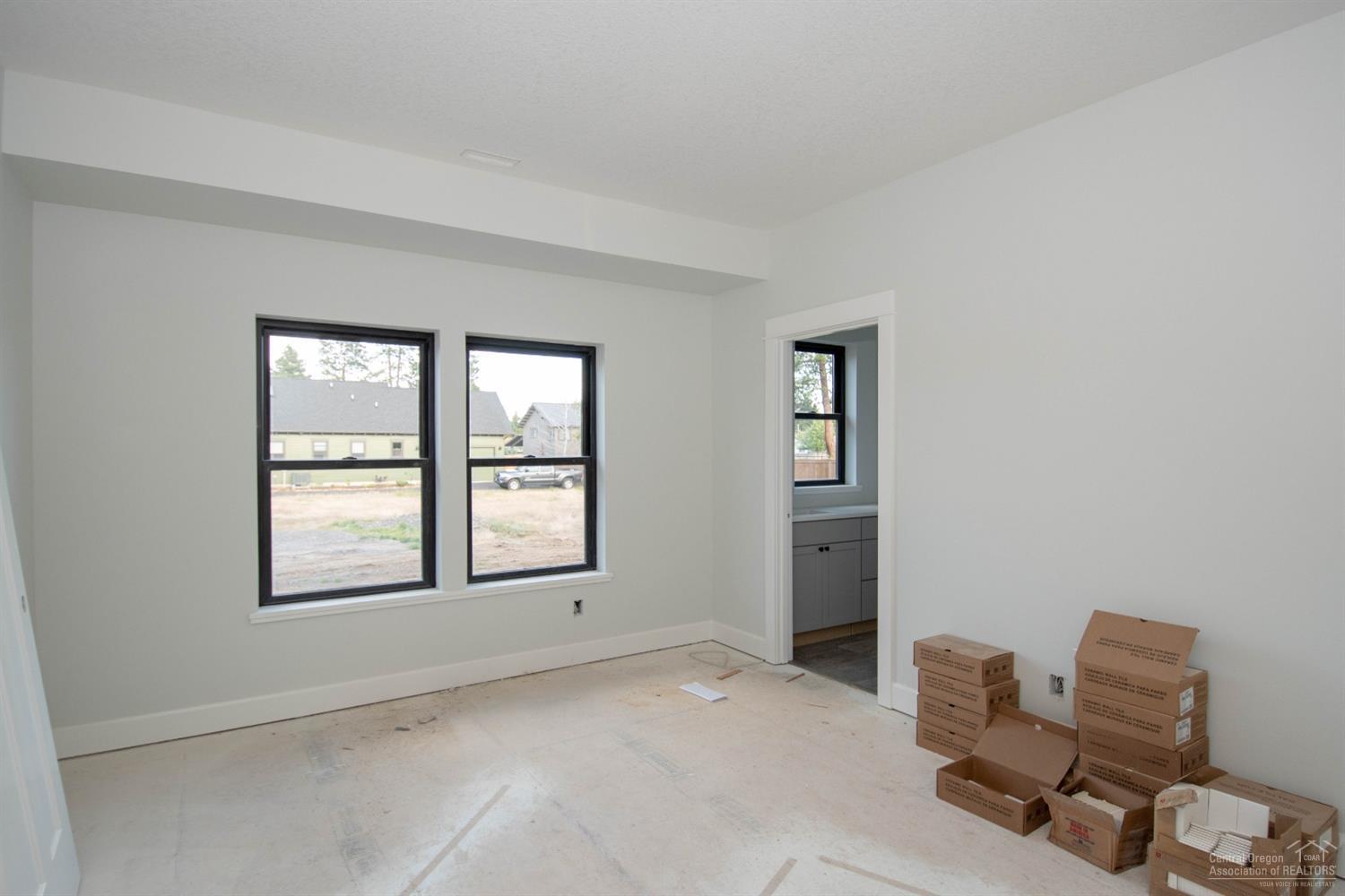 SaddleStone - Residential