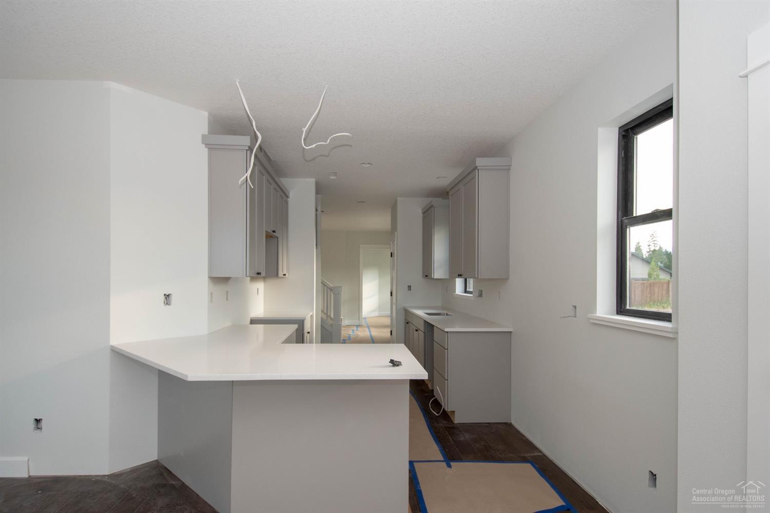 SaddleStone - Residential