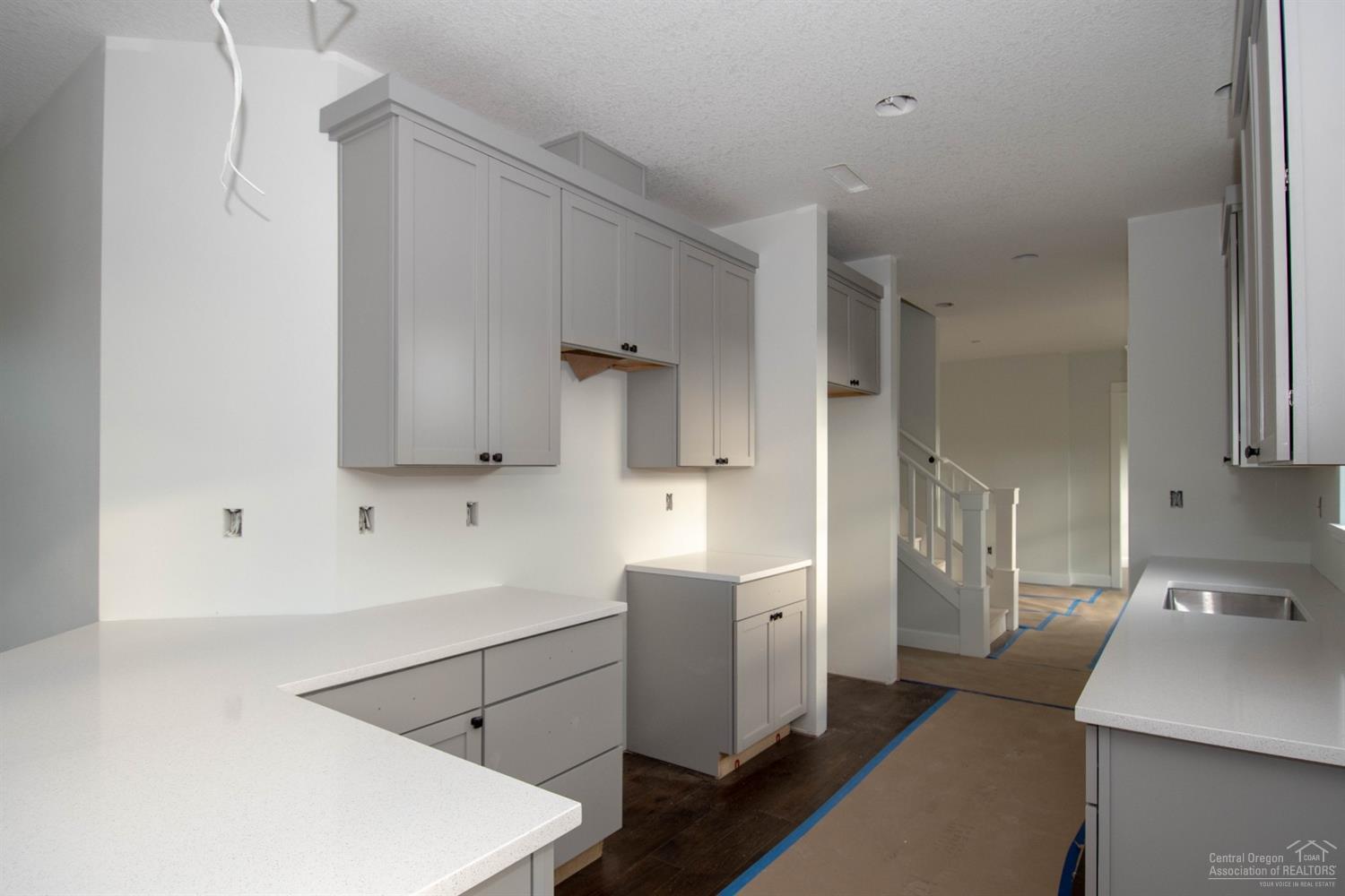 SaddleStone - Residential