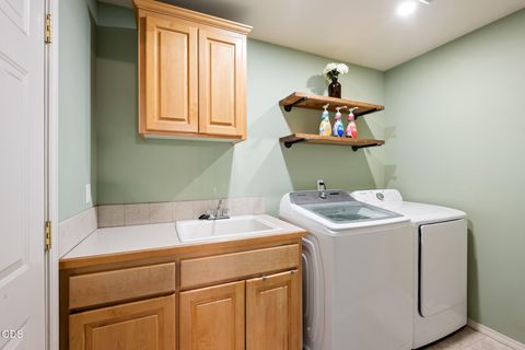 Tiny photo for 723 NE Stoneridge Loop, Prineville, OR 97754 (MLS # 220222726)