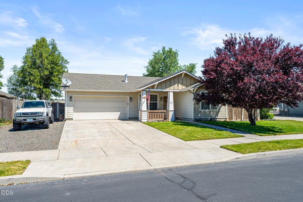 723 NE STONERIDGE LOOP, PRINEVILLE, OR 97754 - Image 9f72b2dc19c7c82e7c4b5efc2e97442c/1328977233
