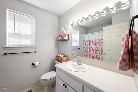 Tiny photo for 723 NE Stoneridge Loop, Prineville, OR 97754 (MLS # 220222726)