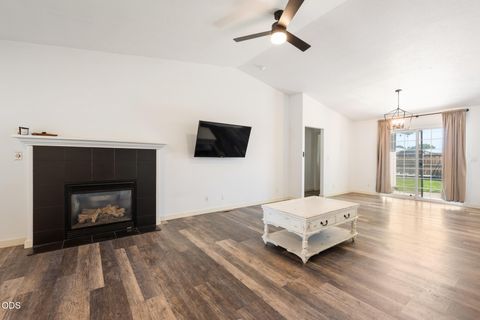 Tiny photo for 723 NE Stoneridge Loop, Prineville, OR 97754 (MLS # 220222726)