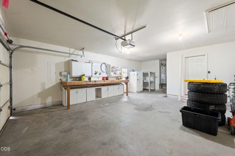Tiny photo for 723 NE Stoneridge Loop, Prineville, OR 97754 (MLS # 220222726)