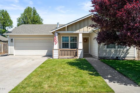 Tiny photo for 723 NE Stoneridge Loop, Prineville, OR 97754 (MLS # 220222726)