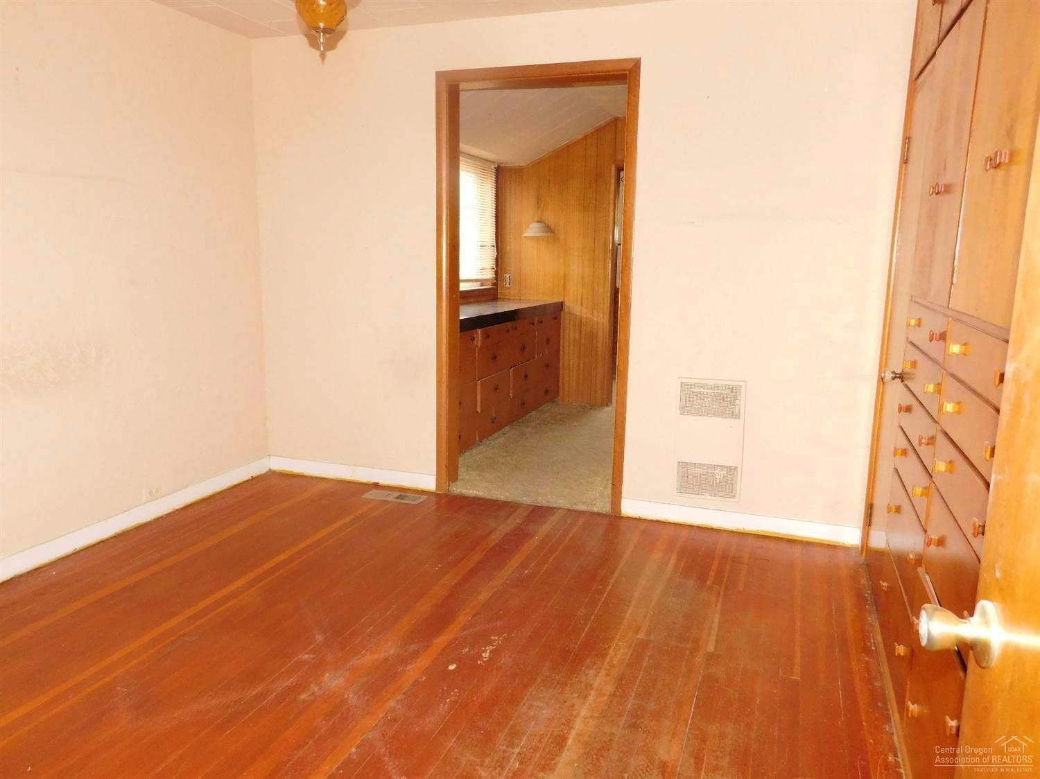 Schnoors - Residential