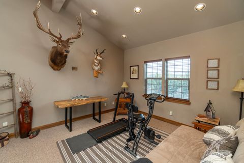 Tiny photo for 6014 SE Cedar Hills Court, Prineville, OR 97754 (MLS # 220217170)