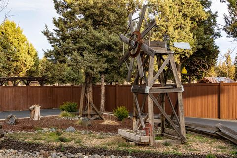 Tiny photo for 6014 SE Cedar Hills Court, Prineville, OR 97754 (MLS # 220217170)