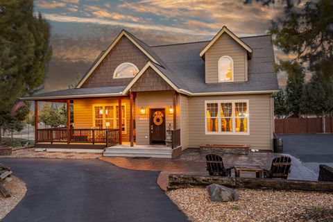 Tiny photo for 6014 SE Cedar Hills Court, Prineville, OR 97754 (MLS # 220217170)