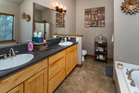 Tiny photo for 6014 SE Cedar Hills Court, Prineville, OR 97754 (MLS # 220217170)
