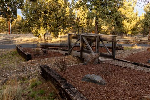 Tiny photo for 6014 SE Cedar Hills Court, Prineville, OR 97754 (MLS # 220217170)