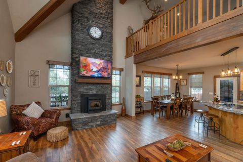 Tiny photo for 6014 SE Cedar Hills Court, Prineville, OR 97754 (MLS # 220217170)