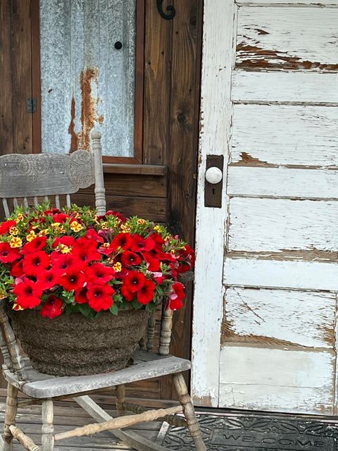 Tiny photo for 6014 SE Cedar Hills Court, Prineville, OR 97754 (MLS # 220217170)