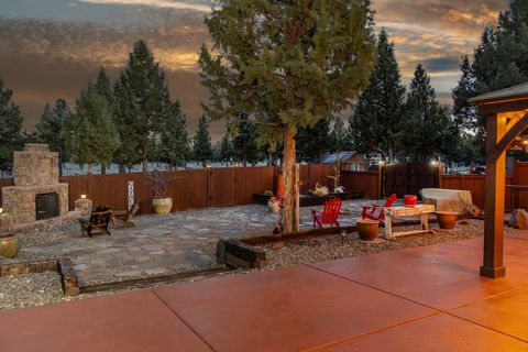 Tiny photo for 6014 SE Cedar Hills Court, Prineville, OR 97754 (MLS # 220217170)